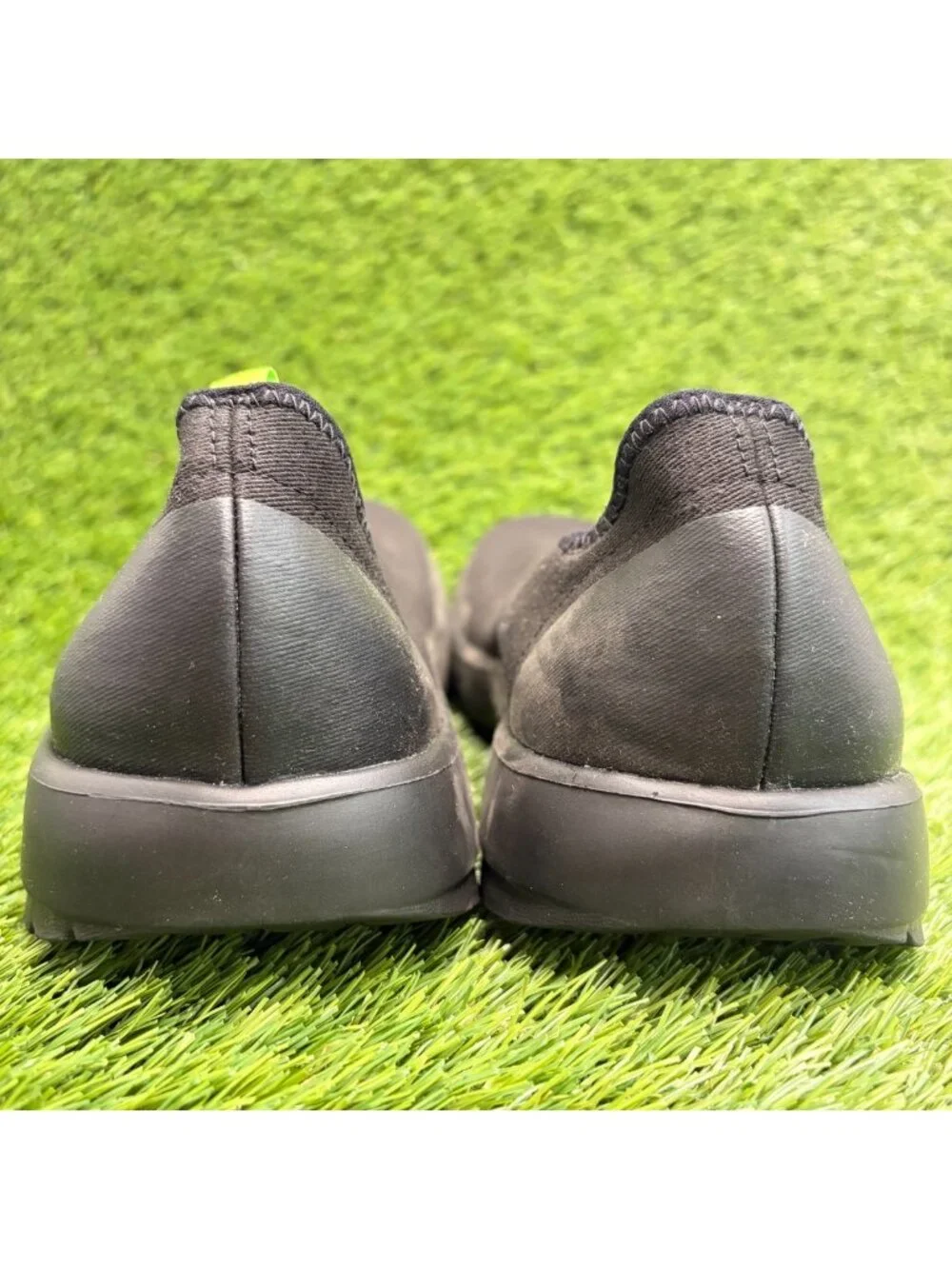 OOFOS OOmg EeZee Low Mens Size 11 Black Casual Walking Slip On Recovery Shoes